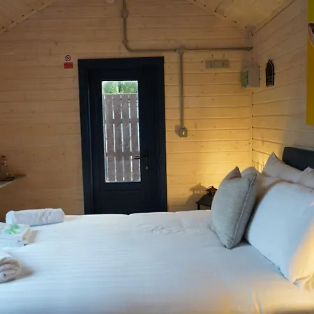 West Wicklow Glamping With Hot Tub *